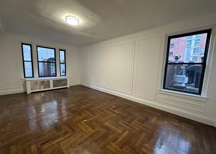Lexington Avenue - Photo 1