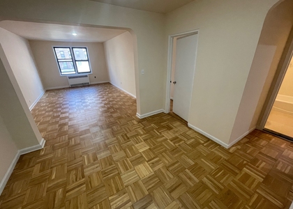 2 Bedrooms, Rego Park Rental in NYC for $2,800 - Photo 1