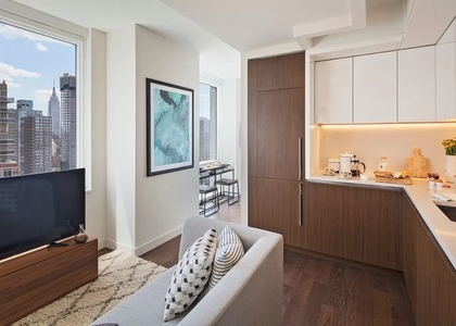 Studio, Hell's Kitchen Rental in NYC for $3,900 - Photo 1