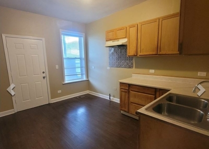 2 Bedrooms, Englewood Rental in Chicago, IL for $1,100 - Photo 1