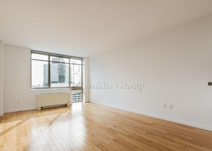2 Bedrooms, Financial District Rental in NYC for $5,620 - Photo 1