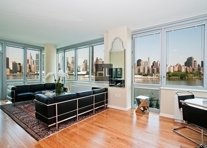 2 Bedrooms, Hunters Point Rental in NYC for $5,830 - Photo 1