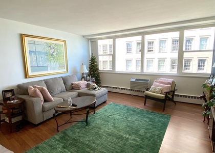 1 Bedroom, Gold Coast Rental in Chicago, IL for $2,000 - Photo 1