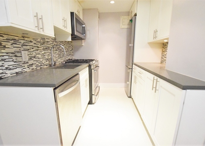 3 Bedrooms, Turtle Bay Rental in NYC for $7,995 - Photo 1