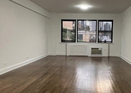 East 51st Street - Photo 1