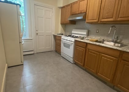 2 Bedrooms, McGinley Square Rental in NYC for $1,850 - Photo 1