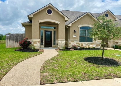 3 Bedrooms, Crescent Pointe Rental in Bryan-College Station Metro Area, TX for $2,100 - Photo 1
