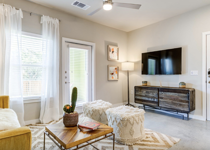 2 Bedrooms, Austin Rental in Austin-Round Rock Metro Area, TX for $1,804 - Photo 1