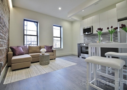 2 Bedrooms, Crown Heights Rental in NYC for $3,000 - Photo 1