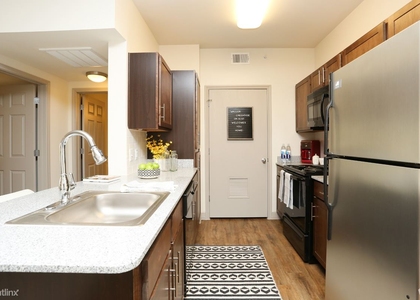 2 Bedrooms, North Loop Rental in Austin-Round Rock Metro Area, TX for $2,070 - Photo 1
