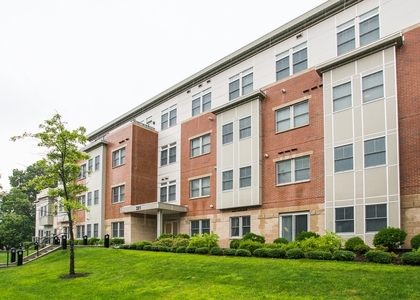 2 Bedrooms, Chestnut Hill Rental in Boston, MA for $3,900 - Photo 1