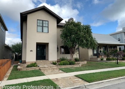 4 Bedrooms, Town Creek Rental in New Braunfels, TX for $3,195 - Photo 1