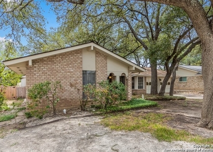 3 Bedrooms, Vance Jackson Rental in San Antonio, TX for $1,700 - Photo 1