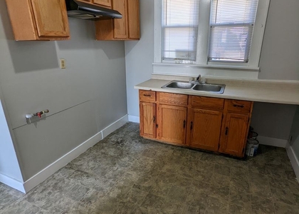 2 Bedrooms, North Rental in Chicago, IL for $900 - Photo 1
