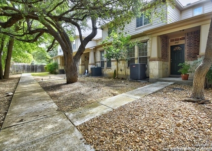 2 Bedrooms, North Central Thousand Oaks Rental in San Antonio, TX for $1,600 - Photo 1
