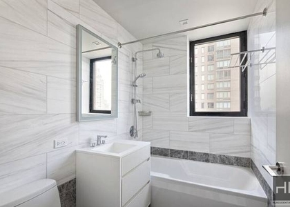 2 Bedrooms, Hell's Kitchen Rental in NYC for $5,315 - Photo 1