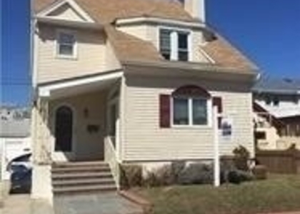 2 Bedrooms, Central District Rental in Long Island, NY for $3,000 - Photo 1
