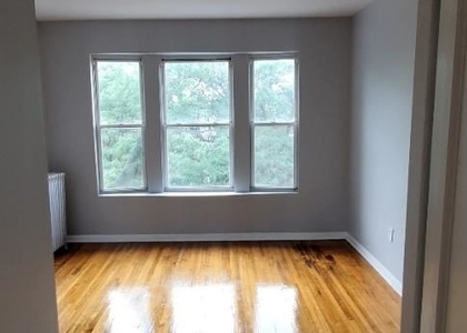 2 Bedrooms, Englewood Rental in Chicago, IL for $1,000 - Photo 1