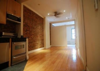 2 Bedrooms, Alphabet City Rental in NYC for $4,895 - Photo 1