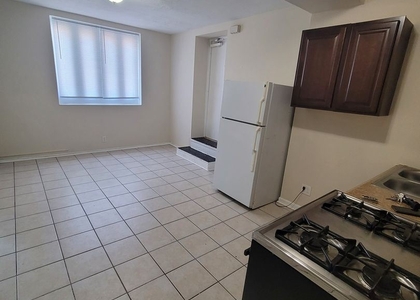 2 Bedrooms, Little Village Rental in Chicago, IL for $1,225 - Photo 1