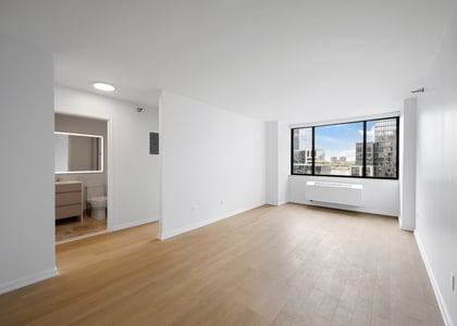 2 Bedrooms, Lincoln Square Rental in NYC for $6,000 - Photo 1