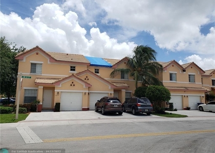 3 Bedrooms, Lakeshore at University Park Rental in Miami, FL for $3,000 - Photo 1
