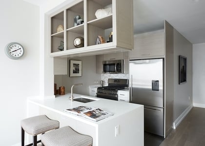 2 Bedrooms, Hudson Yards Rental in NYC for $7,700 - Photo 1