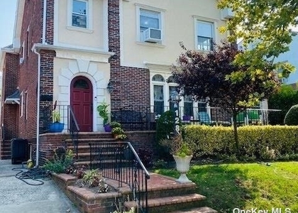 3 Bedrooms, Central District Rental in Long Island, NY for $3,500 - Photo 1