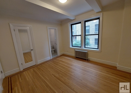 2 Bedrooms, Carnegie Hill Rental in NYC for $6,000 - Photo 1