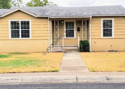 3 Bedrooms, Edison Rental in San Antonio, TX for $1,550 - Photo 1