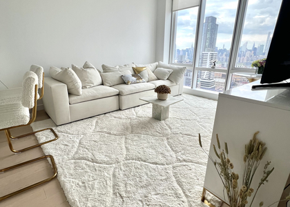 1 Bedroom, Long Island City Rental in NYC for $3,299 - Photo 1