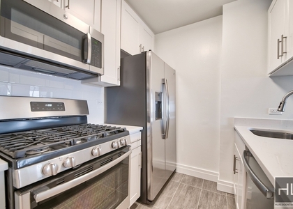 3 Bedrooms, Yorkville Rental in NYC for $6,780 - Photo 1