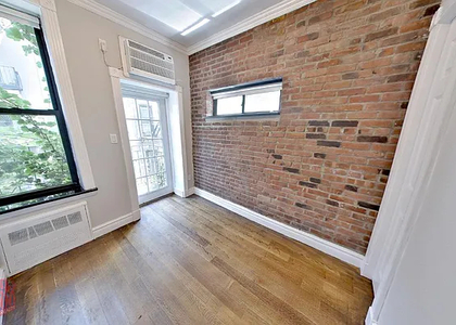 3 Bedrooms, Chelsea Rental in NYC for $6,895 - Photo 1