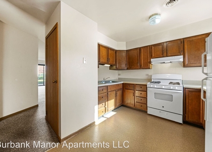 2 Bedrooms, Burbank Rental in Chicago, IL for $1,350 - Photo 1