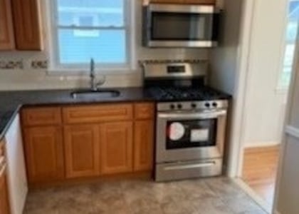 2 Bedrooms, East End South Rental in Long Island, NY for $3,100 - Photo 1