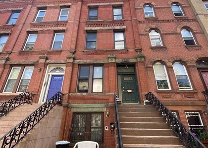 3 Bedrooms, Bergen - Lafayette Rental in NYC for $2,500 - Photo 1