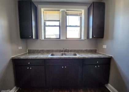 3 Bedrooms, Gresham Rental in Chicago, IL for $1,400 - Photo 1