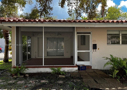 2 Bedrooms, Southeast Gables Rental in Miami, FL for $3,000 - Photo 1