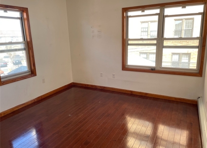 3 Bedrooms, Central District Rental in Long Island, NY for $3,200 - Photo 1