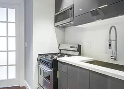 124 Ridge Street - Photo 1