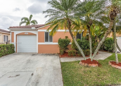 3 Bedrooms, Weitzer Serena Lakes Rental in Miami, FL for $2,675 - Photo 1