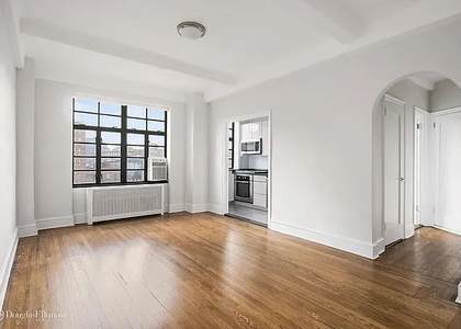 1 Bedroom, West Village Rental in NYC for $6,195 - Photo 1