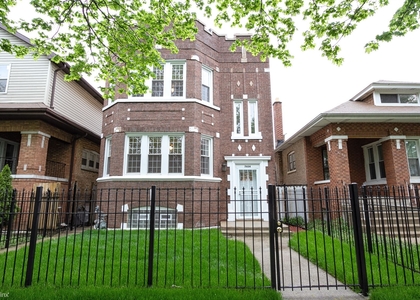 3 Bedrooms, Gresham Rental in Chicago, IL for $1,500 - Photo 1