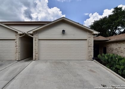 2 Bedrooms, Clearwater Estates Rental in Canyon Lake, TX for $1,495 - Photo 1
