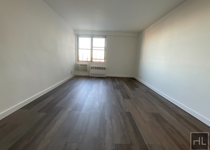 3 Bedrooms, Forest Hills Rental in NYC for $4,360 - Photo 1