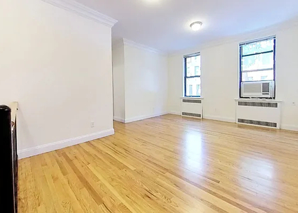 2 Bedrooms, Upper East Side Rental in NYC for $4,900 - Photo 1