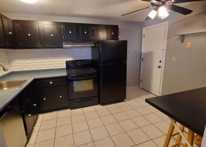 2 Bedrooms, Dracut Rental in Boston, MA for $1,900 - Photo 1