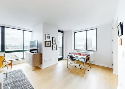 2 Bedrooms, Lincoln Square Rental in NYC for $6,600 - Photo 1