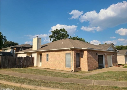 2 Bedrooms, Garden Villas at Curry Loop Rental in Austin-Round Rock Metro Area, TX for $1,750 - Photo 1