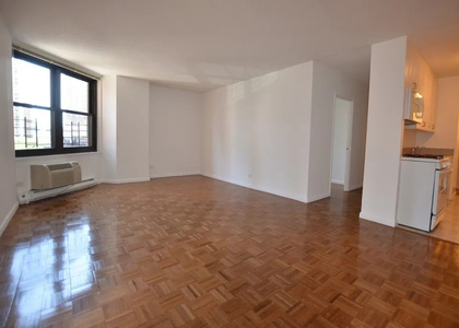 2 Bedrooms, Yorkville Rental in NYC for $4,649 - Photo 1